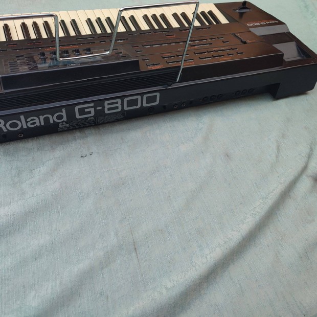 Roland G800 szintetizátor