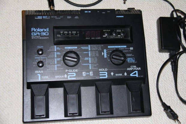 Roland GR-30 Gitr szintetiztor