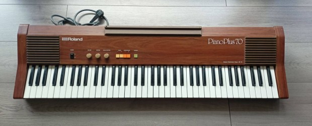 Roland HP 70, zongora, szinti