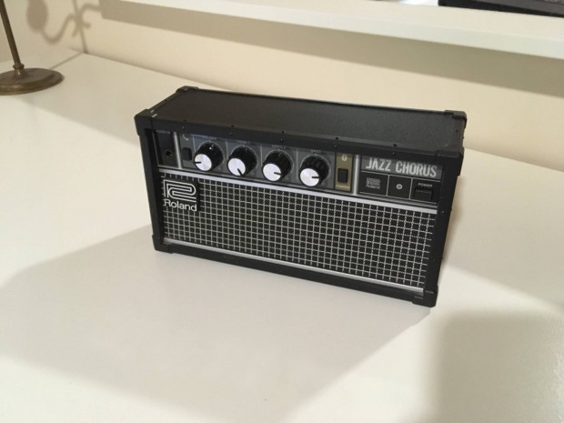 Roland JC-01 minőségi gitár erősítő kinézetű Bluetooth hangfal