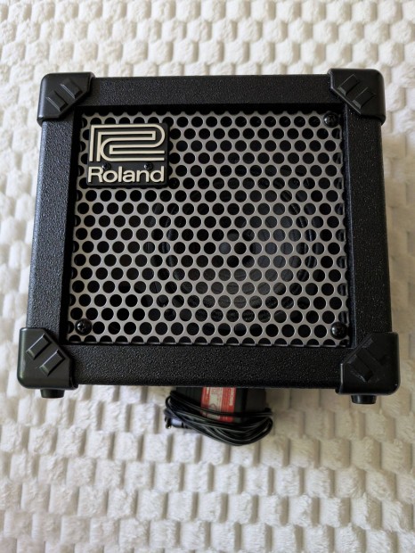 Roland Micro Cube Gitár erősítő Boss adapterrel