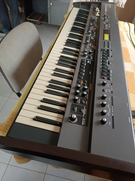 Roland VR 760 elad 