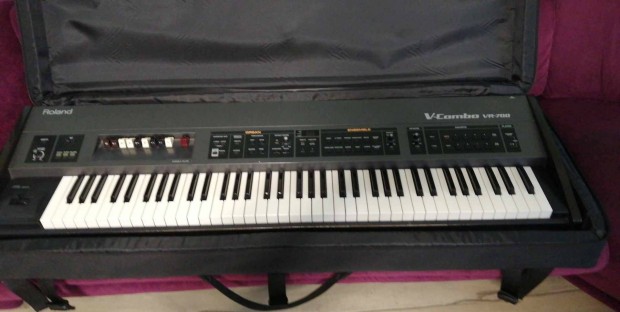 Roland V-combo VR 700 !