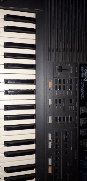 Roland e5 kisrautomatiks szintetiztor 