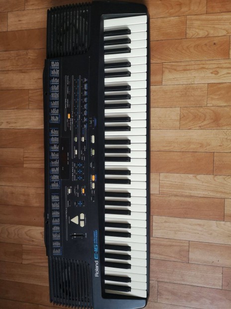 Roland e-16 szintetiztor