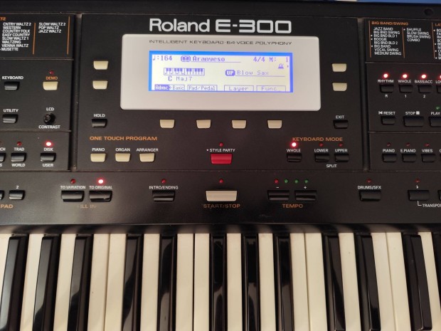 Roland e 300 szintetiztor