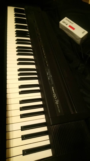 Roland ep-7e electric piano. Elektromos zongora. 