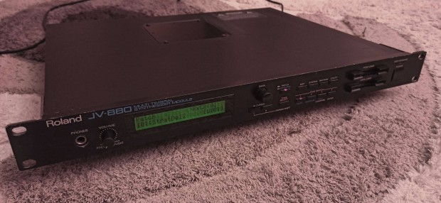 Roland jv 880