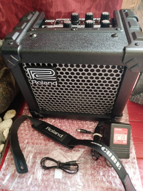 Roland micro Cube elektromos gitár erősítő .