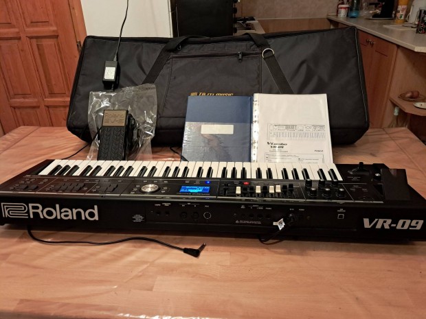 Roland vr09 hangszer s roland tartozk elad!