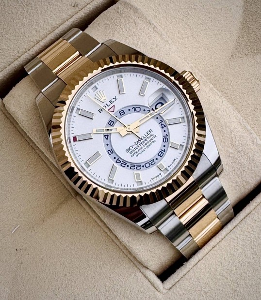 Rolex Sky Dweller arany-acl