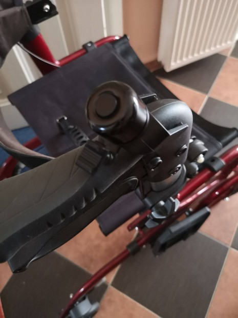 Rolltor s kerekesszk egyben elad