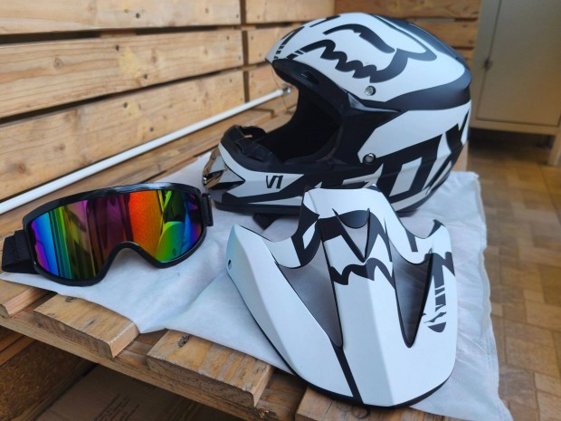 Roller buk�sisak, Techsend t�lt�, szem�veg �s visszapillant� elad�