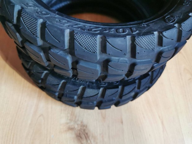 Roller külső gumi 10x2,75x6,5 eladó!