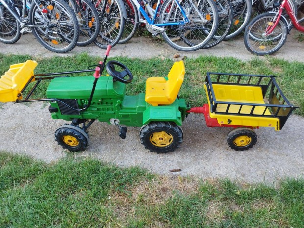 Rolly Toys Nagyméretű gyerektraktor billenő pótkocsival eladó