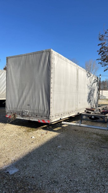 Rol�s ponyv�s fel�p�tm�ny 