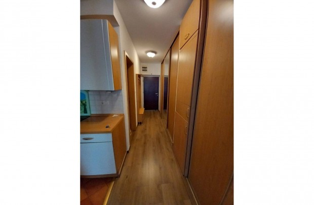 R�mai kerti lak�s kiad� XIII. ker�letben