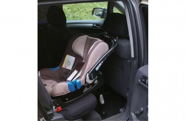 Römer Baby Safe hordozó plus isofix talp i - size gyerekülés i-size 0+