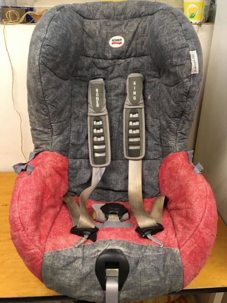 Römer King gyerekülés 9-18 kg + ajándék ülésmagasító