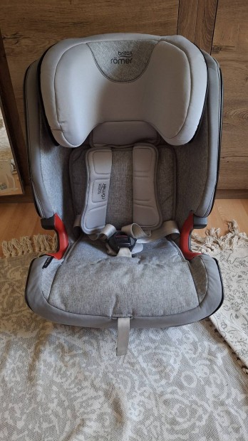 Römer advansafix IV R isofixes gyerekülés 9-36 kg