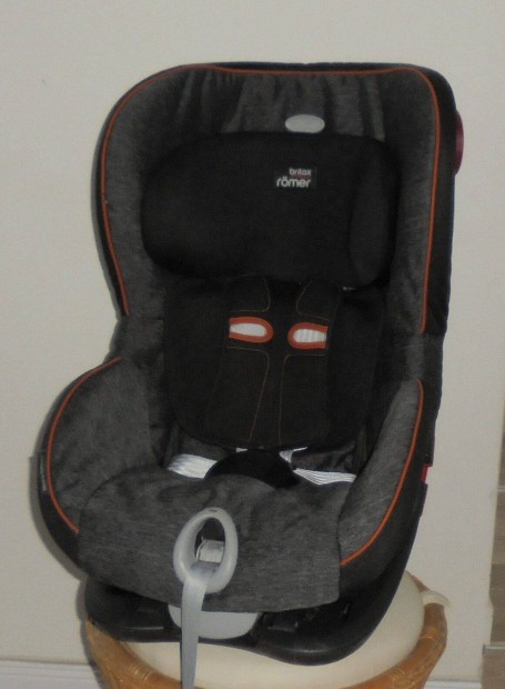 Römer king II LS autósülés 9-18kg futárral is