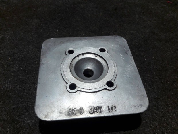 Romet Kadet / Komar 3 / Pony gy�ri hengerfej (tart�f�l n�lk�li)