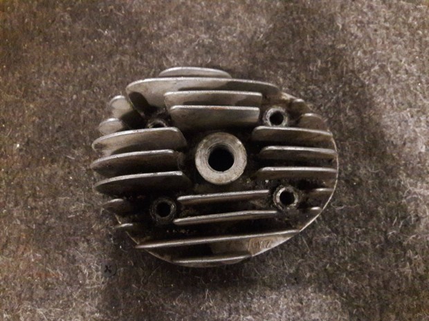 Romet / Komar 1 - 2 gy�ri hengerfej