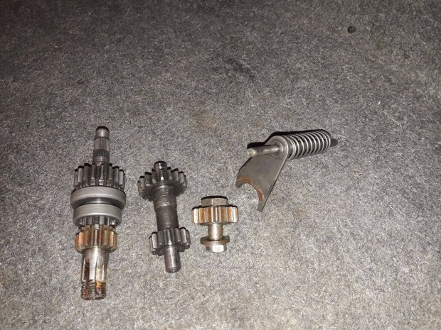 Romet / Komar gy�ri komplett v�lt� szett ( f�l tengelyes)