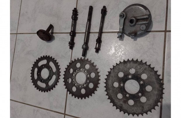 Romet alkatrszek eladk, j llapotban