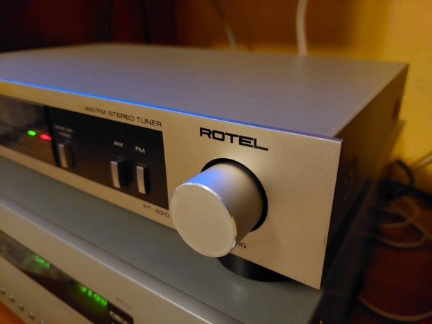 Rotel hifi stereo tuner