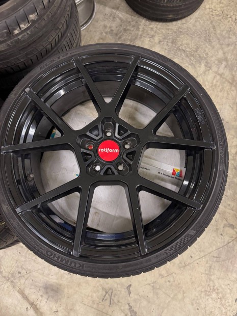 Rotiform Kps 8,5X20 ET45 5x112 66,5 fekete garnitúra eladó!!