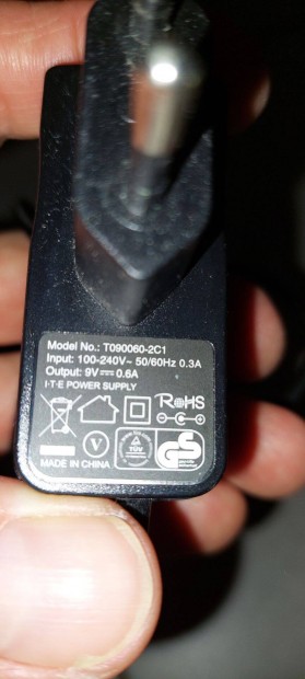 Router TP Link 230/ 9V gyri adapter
