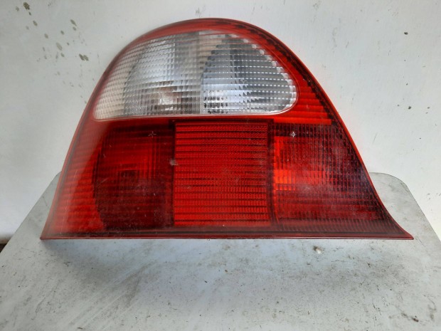 Rover 200 bal h�ts� l�mpa