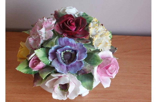 Royal Adderley csontporcel�n