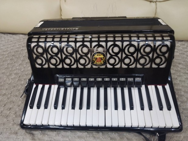 Royal Standard Montana 120 basszusos tangoharmonika harmonika 