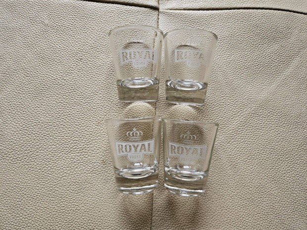 Royal vodka pohr 4cl 4 db