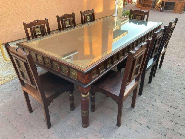 Rzsafa asztal srgarz beraksokkal 8 szkkel elad 
