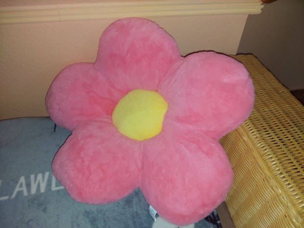 Rózsaszin vagy egyéb plüss párna virág 38 cm