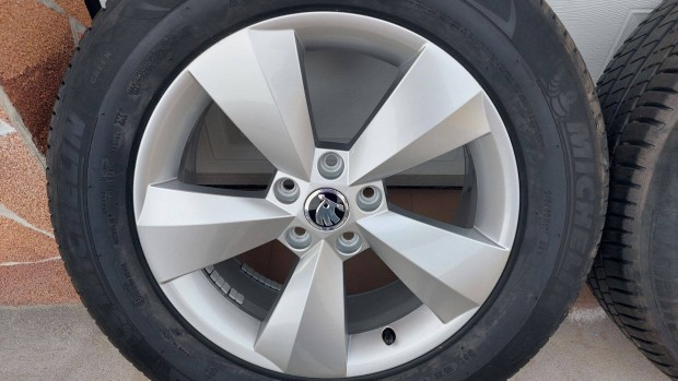 Rrr Eladó ,Gyári ,új szerű Skoda Kodiaq-Karoq 17 alufelni ,nyári gumi