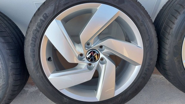 Rrr Gyári 17" VW Golf VIII. /Richmond/ alufelni nyári gumi