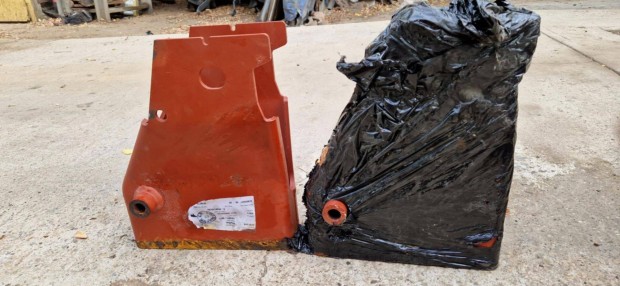 Rug�tart� bak nyerges billencs p�tkocsihoz