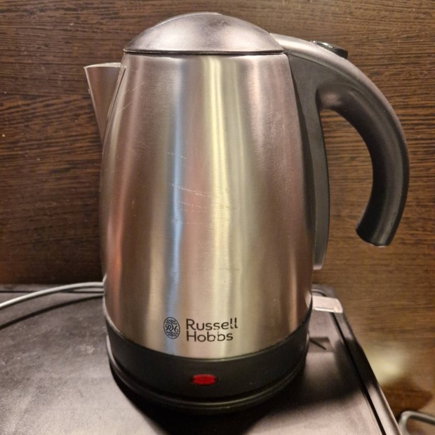 Russel Hobbs Futura vízforraló 1,7 liter