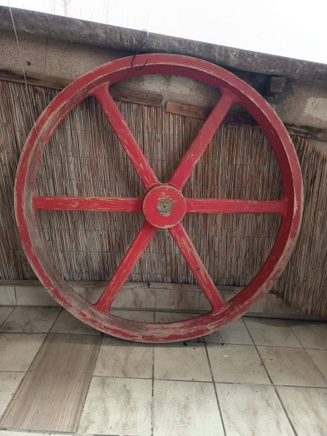 Rusztikus fa szek�rker�k