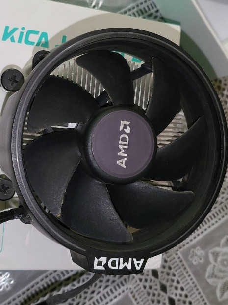Ryzen 7 1700 gyári hűtővel