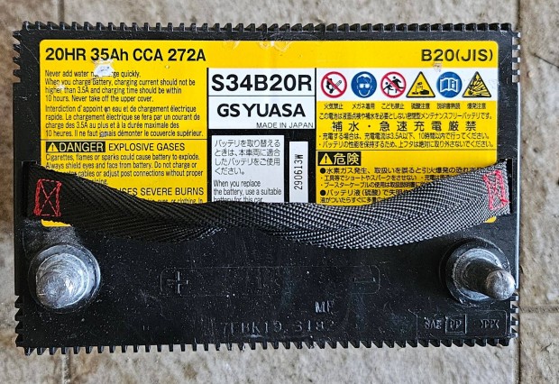 S34B20R haszn�lt 12V-os akkumul�tor Toyota Auris hibridbe