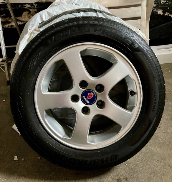 SAAB 15-�s alum�nium felnik makul�tlan �llapotban