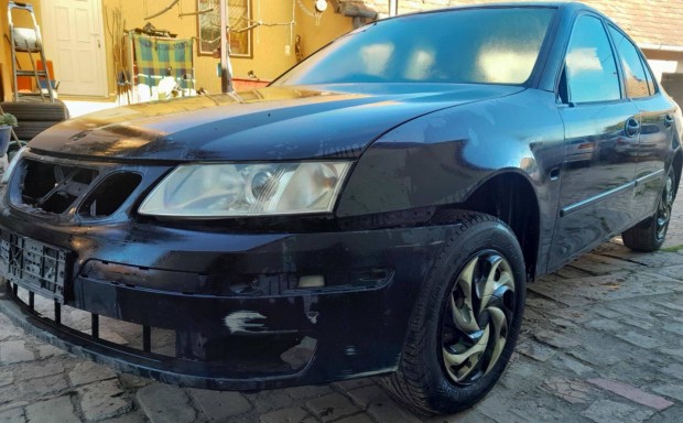 SAAB 9-3 motor + váltó nélkül alkatrésznek eladó. Jobbkormányos