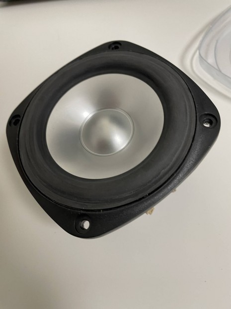 SB12PAC25-4 4" Mly-Kzp Sugrz hangszr sb acoustics