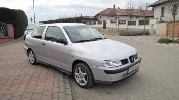 SEAT Cordoba 1.6 Stella Frissen szervizelve. Vi...