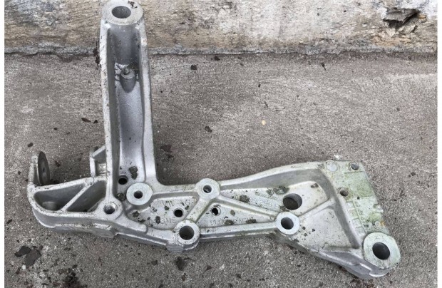 SEAT Leon 1P _ jobb els lengkar konzol 1K0 199 296 F